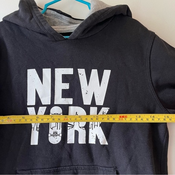🌼 5/$25 New York Graphic Hoodie Black Youth Size 7/8 by Sears Cozy Athleisure - Picture 8 of 11
